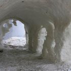Schnee-Höhle