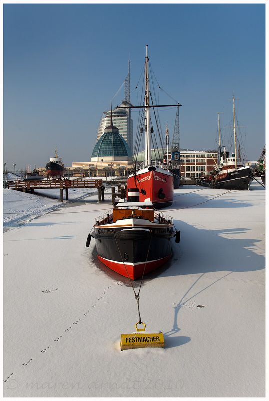 Schnee im Museumshafen in Bremerhaven