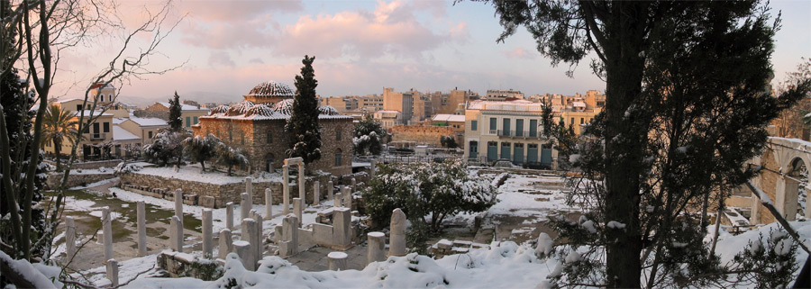 Schnee in Athen von Sandra Bär