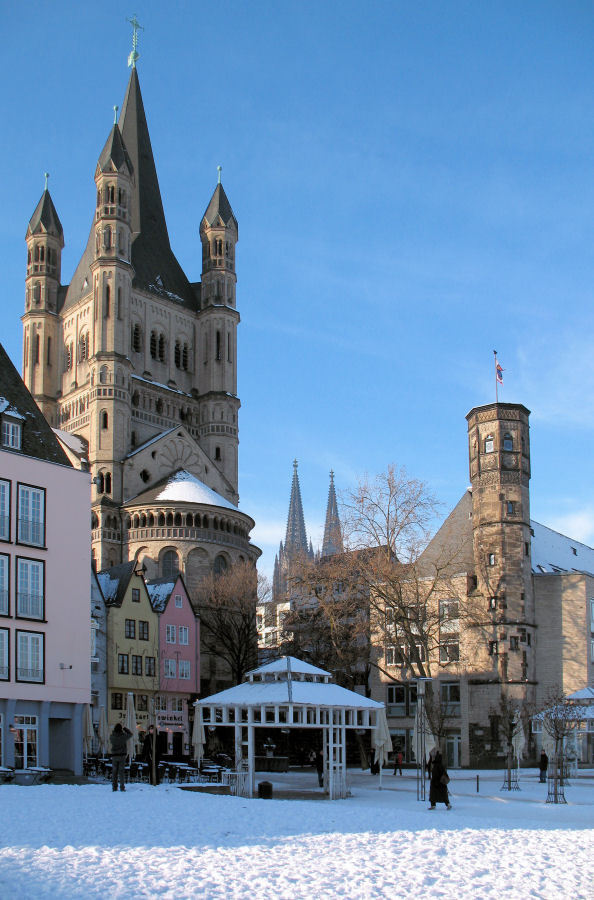 Schnee in der Kölner Altstadt