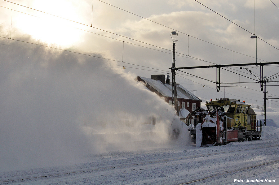 Schnee schleudernde Schneeschleuder