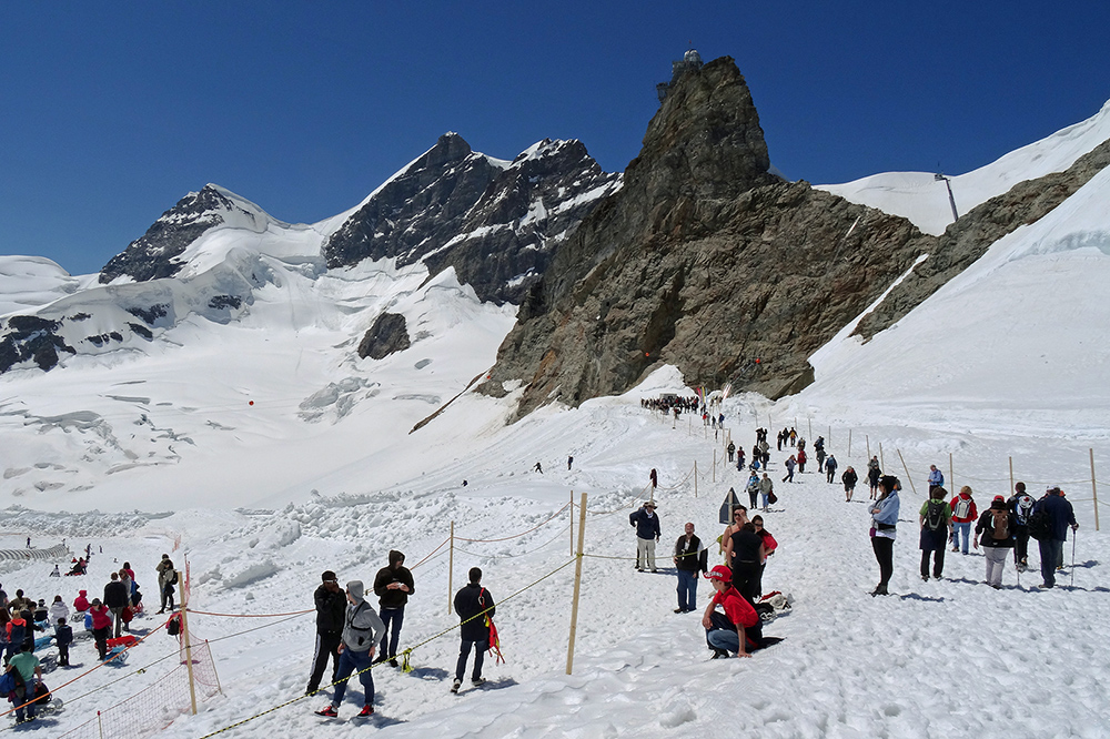 Schnee und Spass am Jungfraujoch , Jungfraujoch Juli 2013