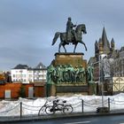 Schnee- und Weihnachtsmarktreste am Heumarkt.