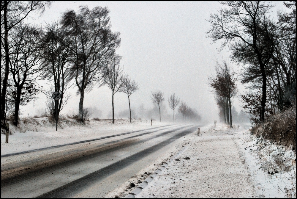 Schnee und Wind in der Eifel