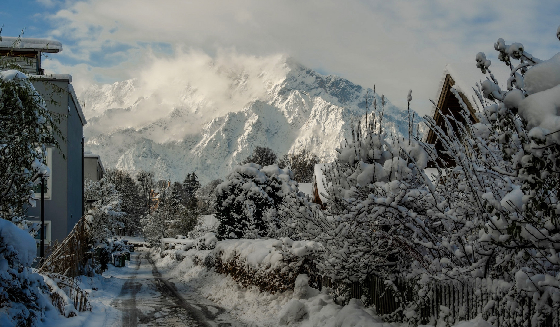 Schnee vor meiner Haustüre.