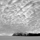 Schnee, Wald und Wolken