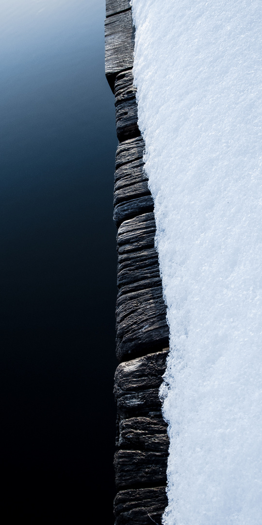 Schnee - Wasser - Holz