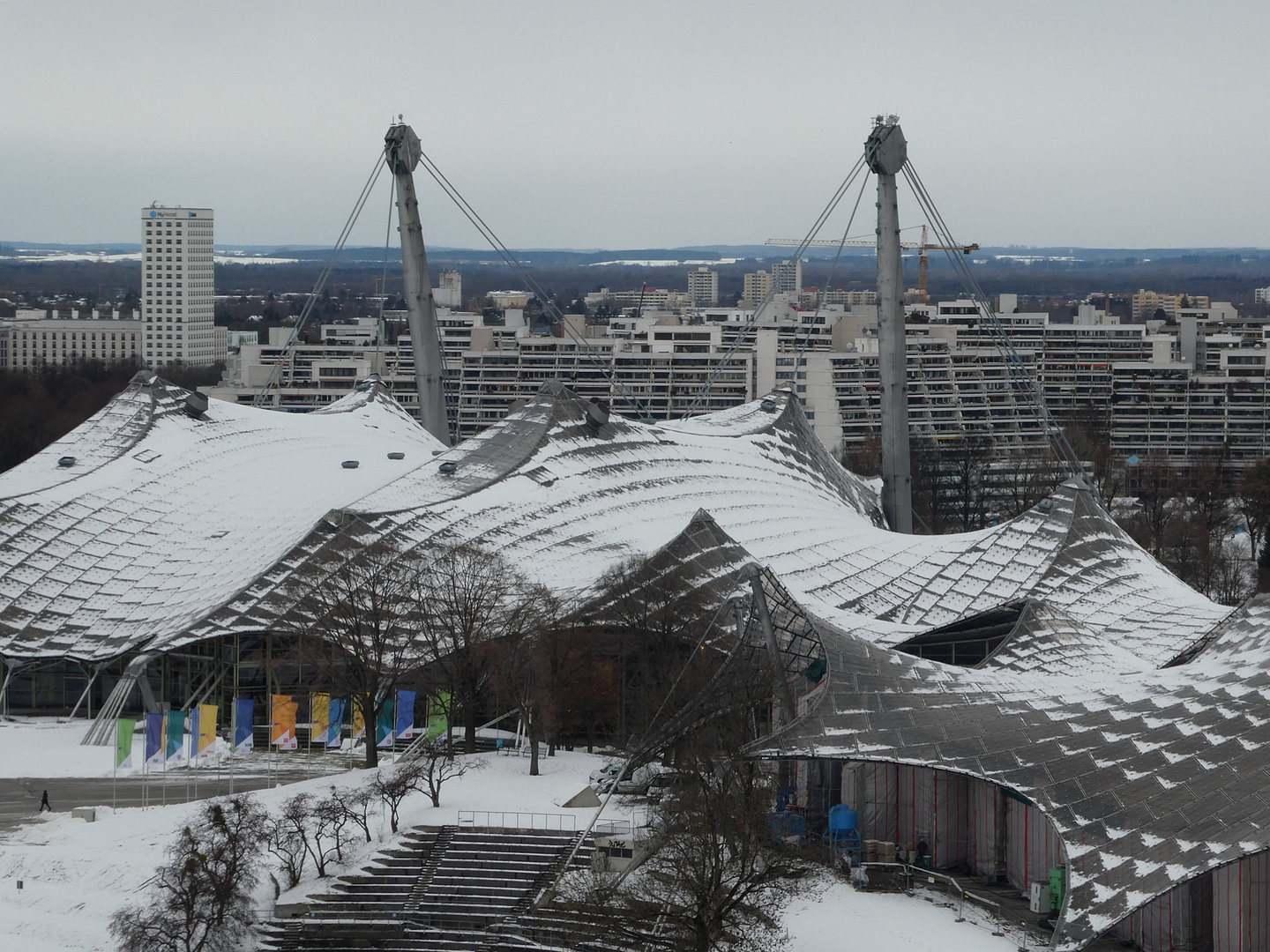 Schneebedeckte Dächer Olympiapark