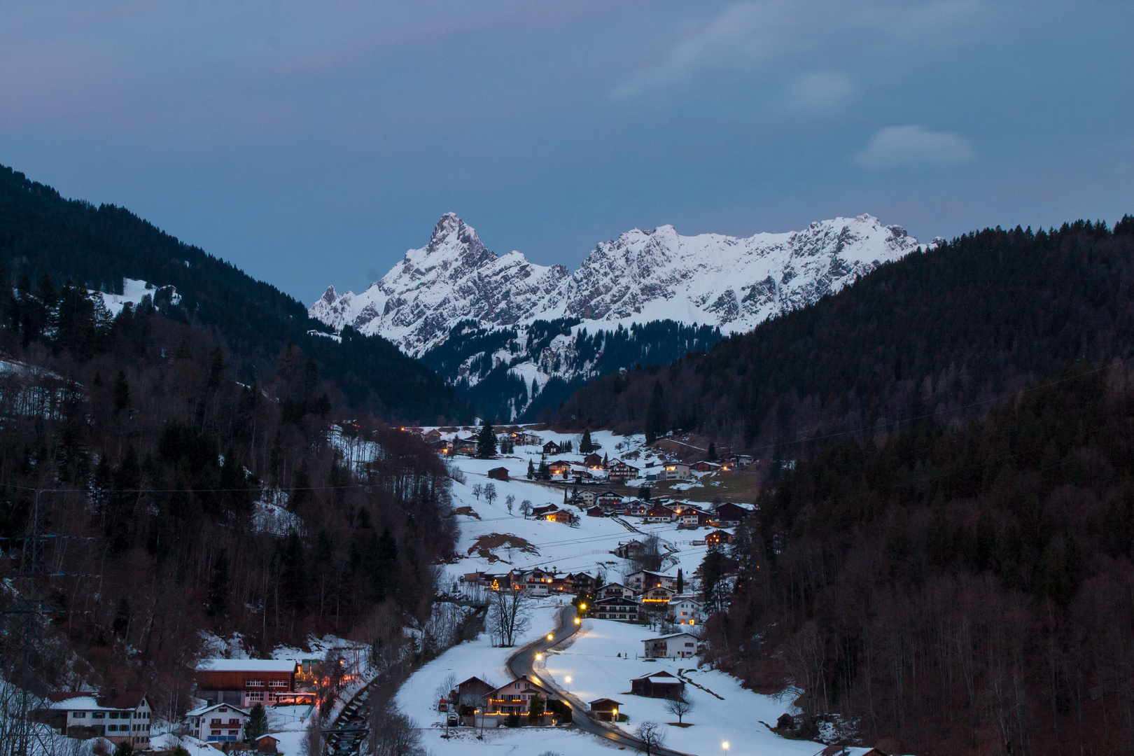 Schneebedeckter Berg