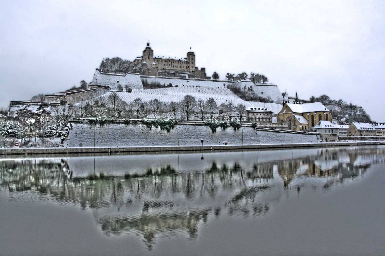 Schneebelagerung auf der Festung