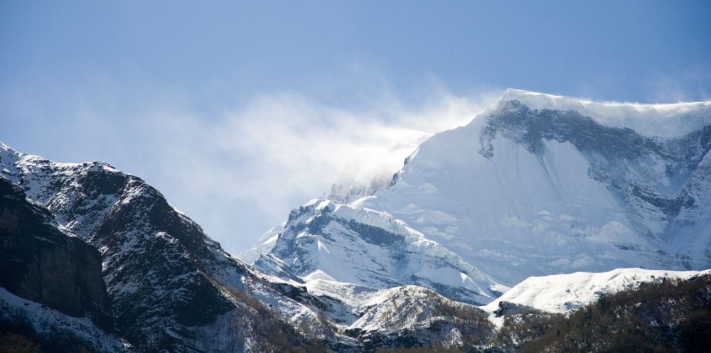 Schneefahnen am Annapurna Massiv