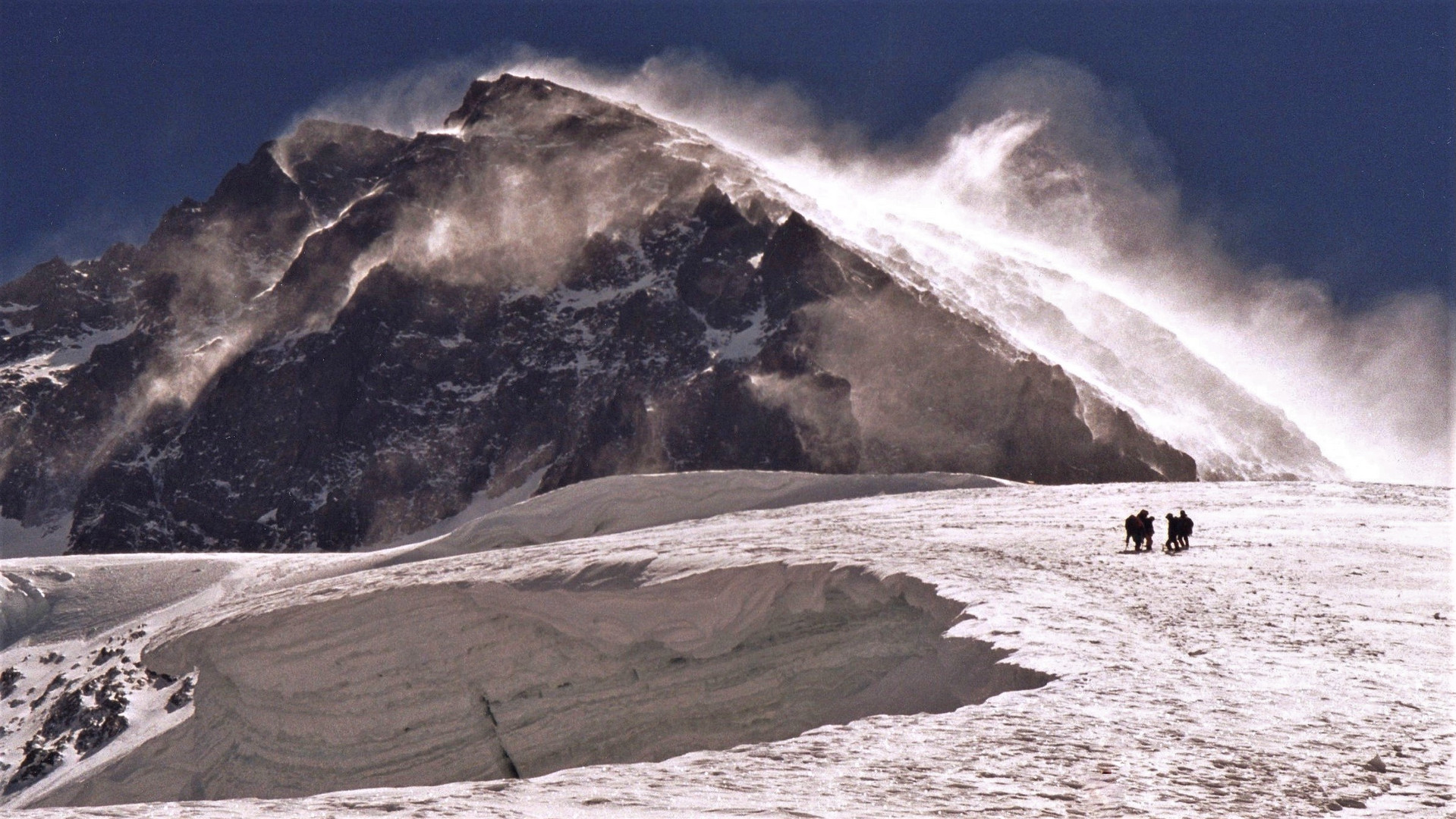 Schneefahnen am Broad Peak