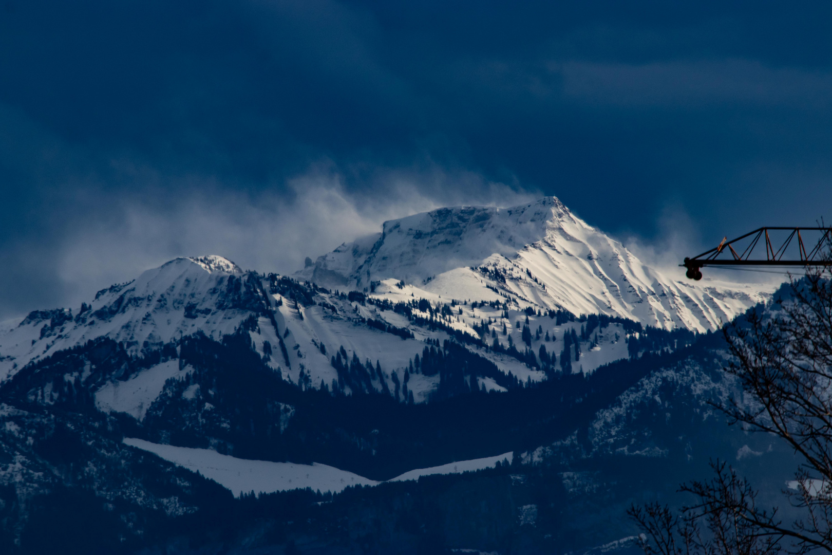 Schneefahnen überm Hohen Freschen