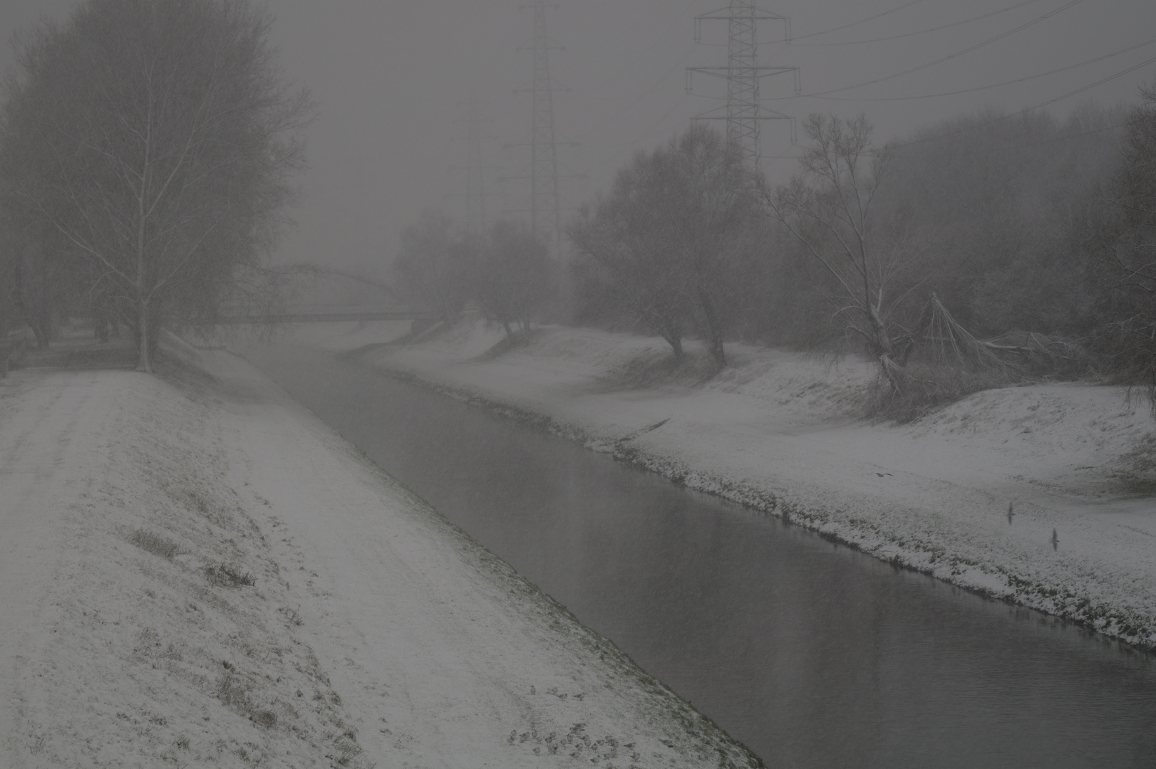 Schneefall an der Emscher