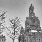 Schneefall an der Frauenkirche