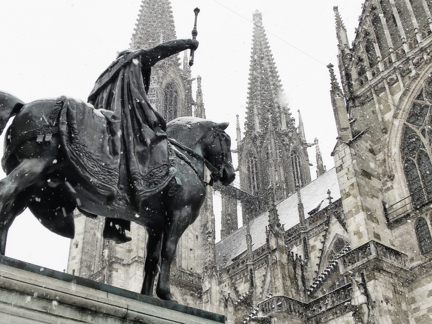 Schneefall beim Dom