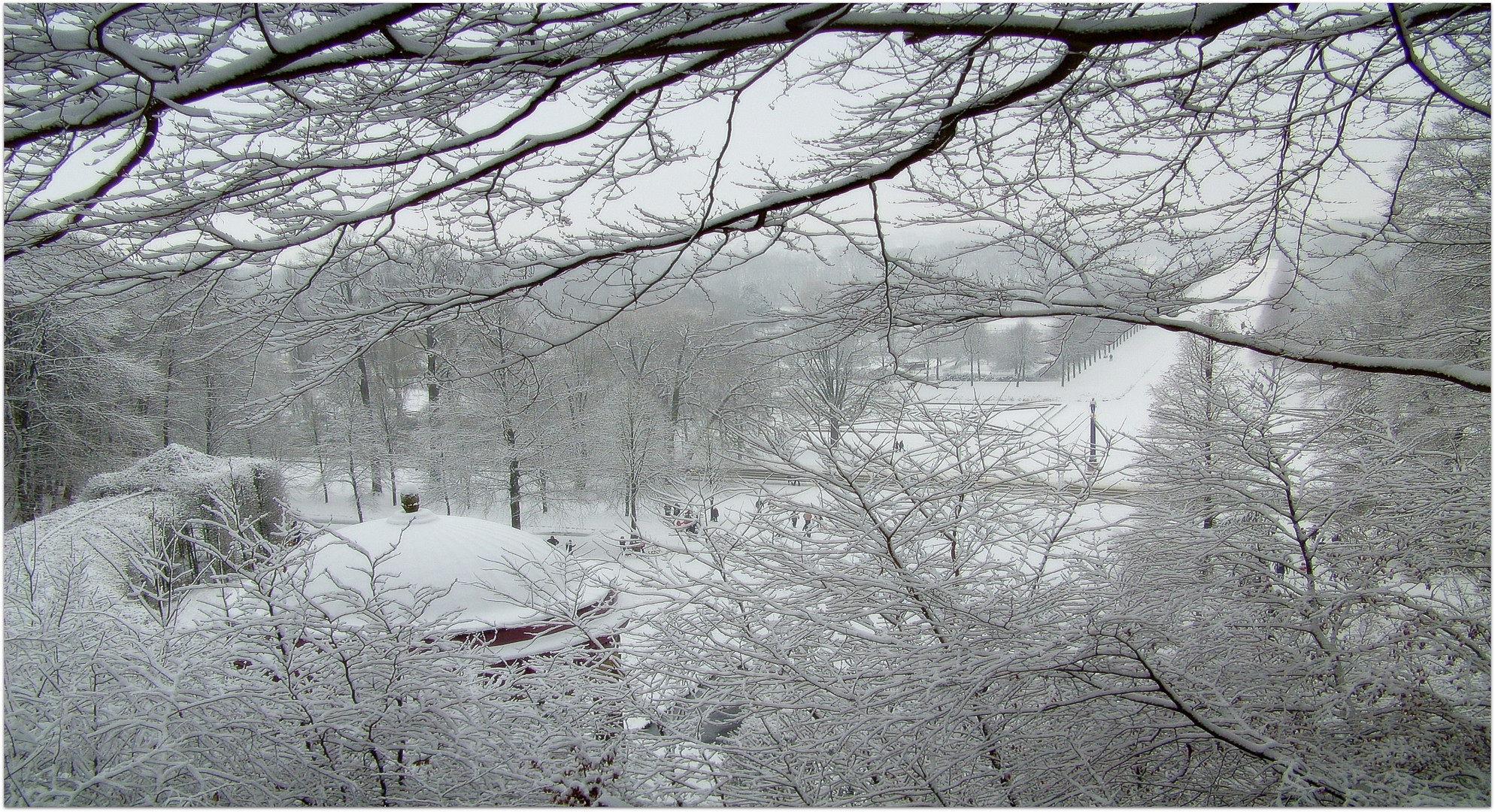 Schneefall bist ins Flachland