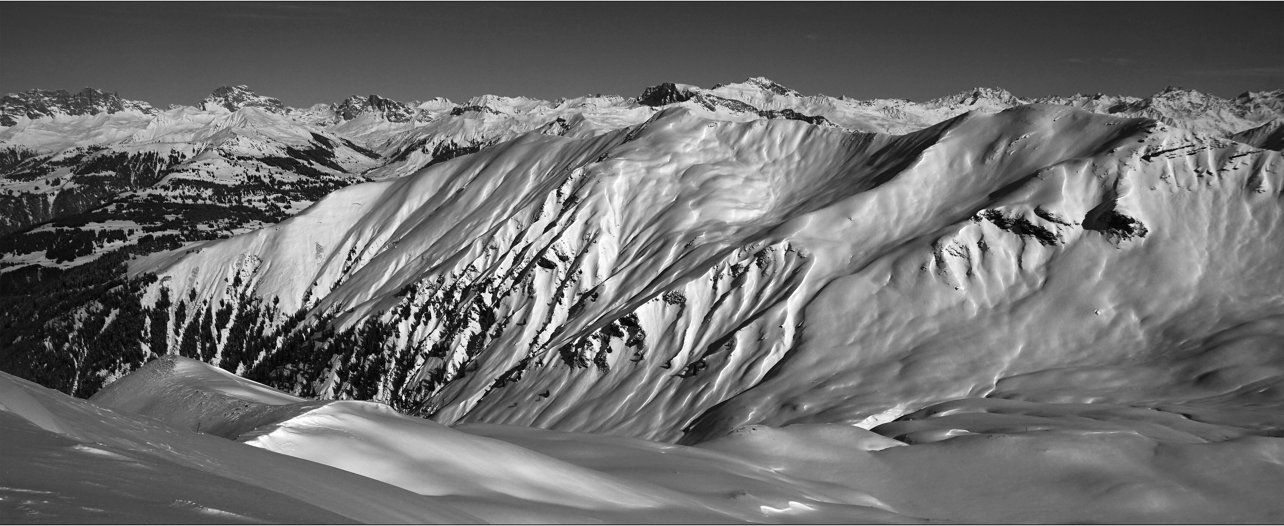 Schneefallgrenze auf 2000 m fallend