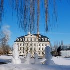 Schneefamilie Schloss Tinz II