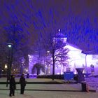 Schneegestöber im Flutlicht