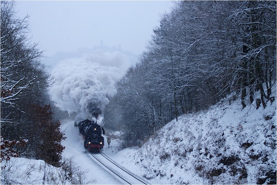 Schneegestöber vor der Wartburg