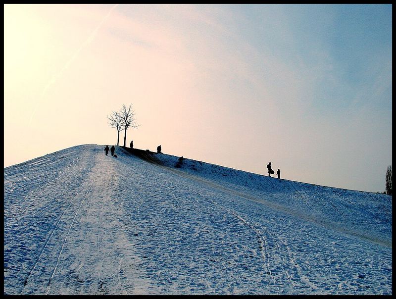 Schneehügel