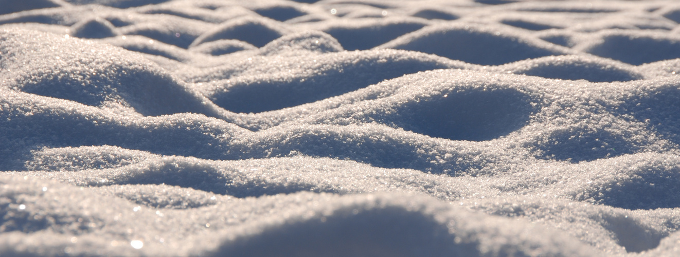 Schneehügelchen