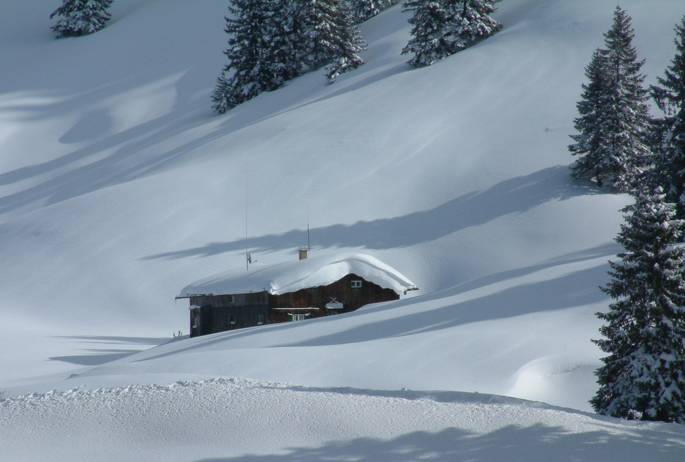 Schneehütte am Spitzingsee