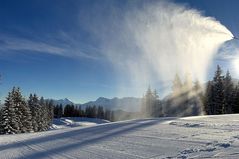 Schneekanone auf dem Hausberg bei Garmisch-Partenkirchen