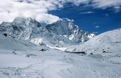 Schneelandschaft bei Pheriche (4240m)