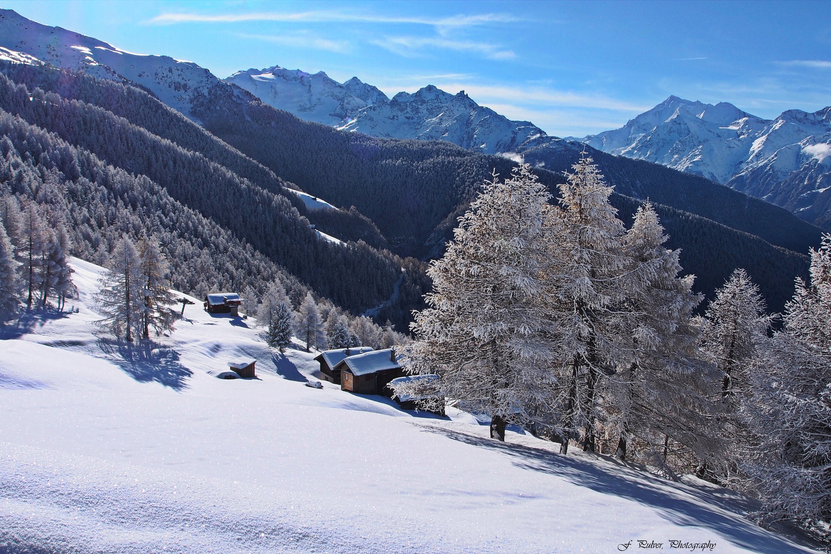 Schneelandschaft im Kanton Wallis