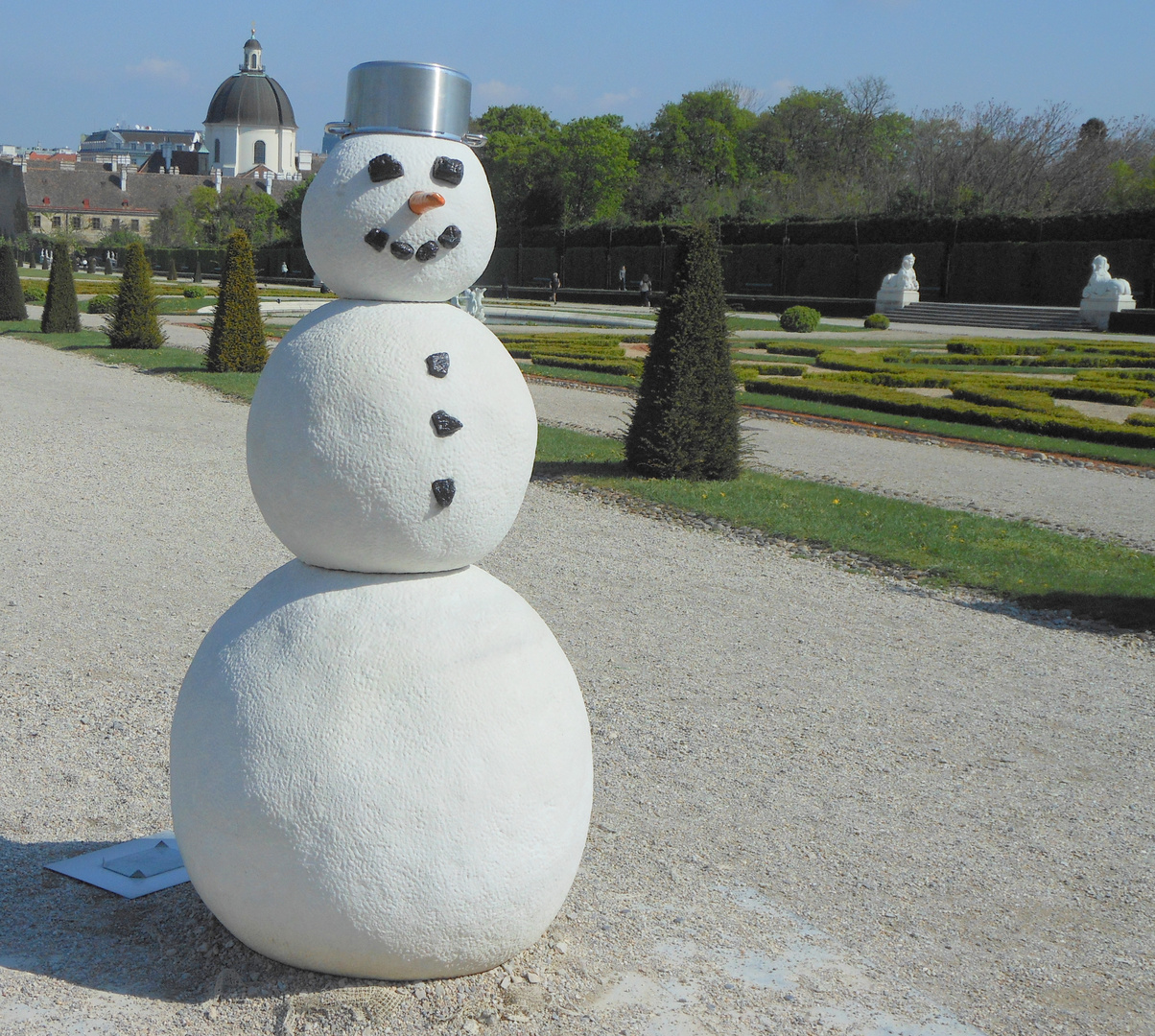 Schneemann im April