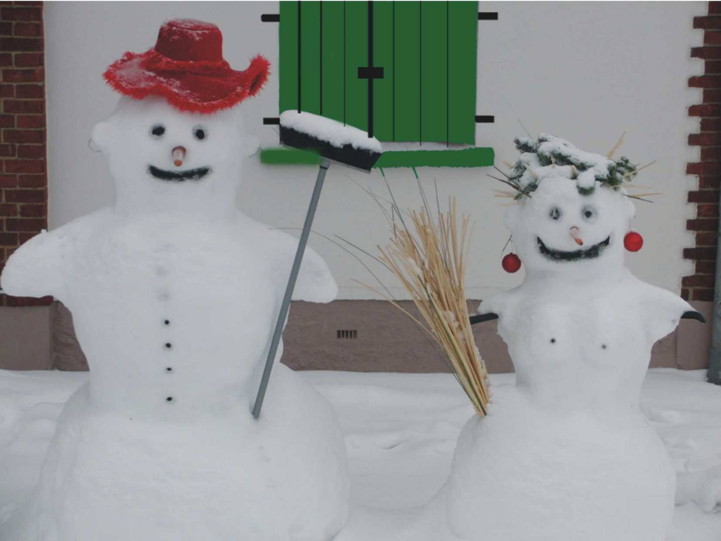 Schneemannmit Schneefrau in Stockelsdorf ! Foto &amp; Bild