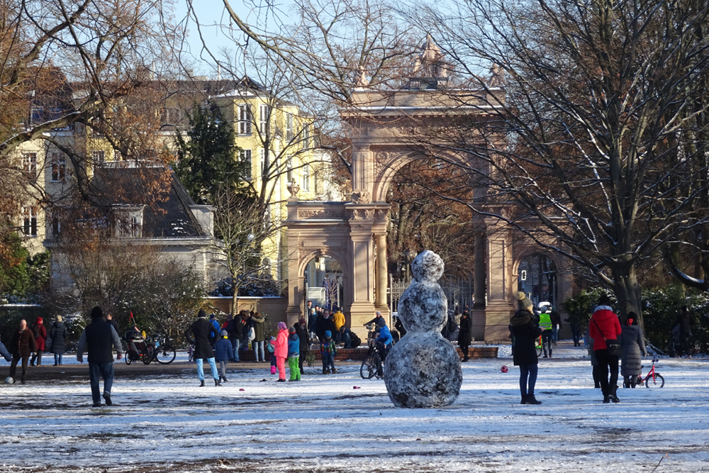 Schneemann - Winter Berlin 2021- artmodus - Fotograf Martin Fürstenberg - www.platyn.de