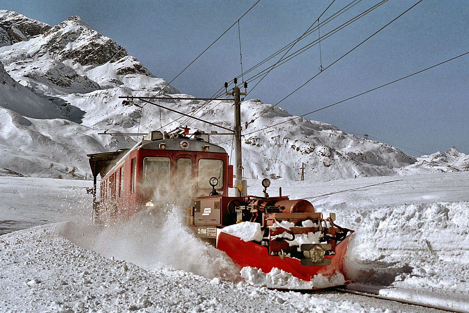 Schneepflug der Rhätischen Bahn