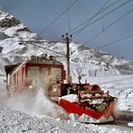 Schneepflug der Rhätischen Bahn