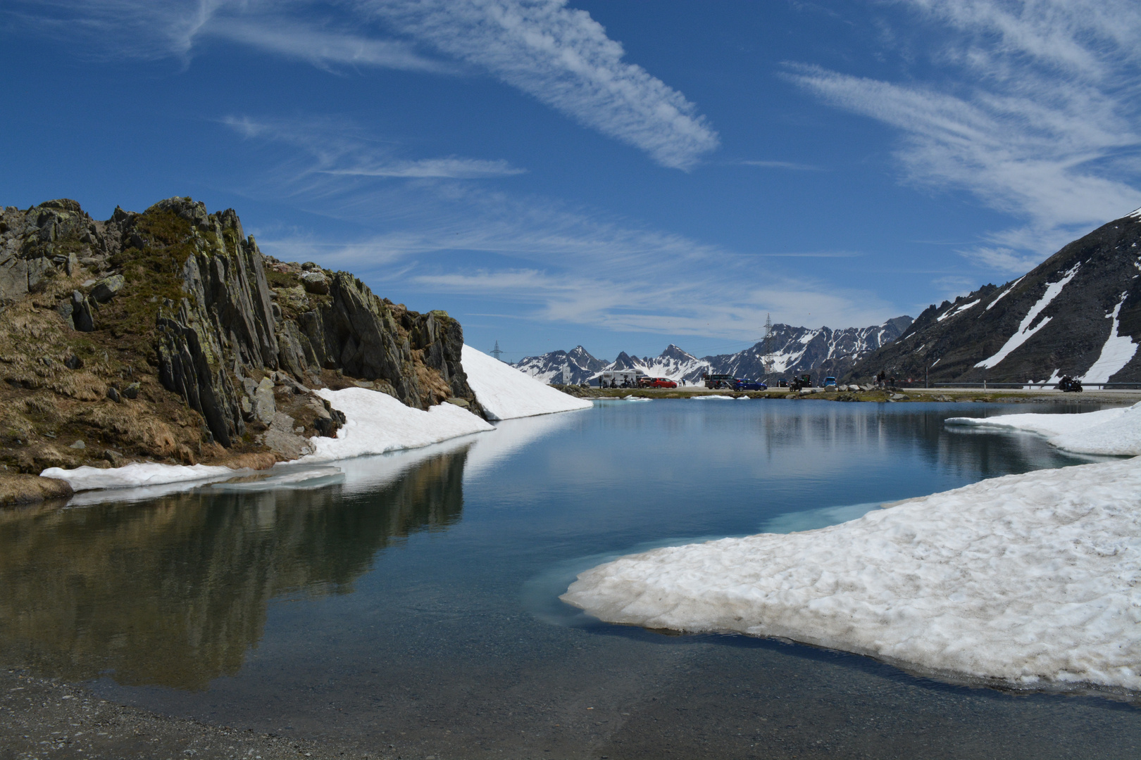 Schneereste am Nufenenpass (Schweiz) 2015