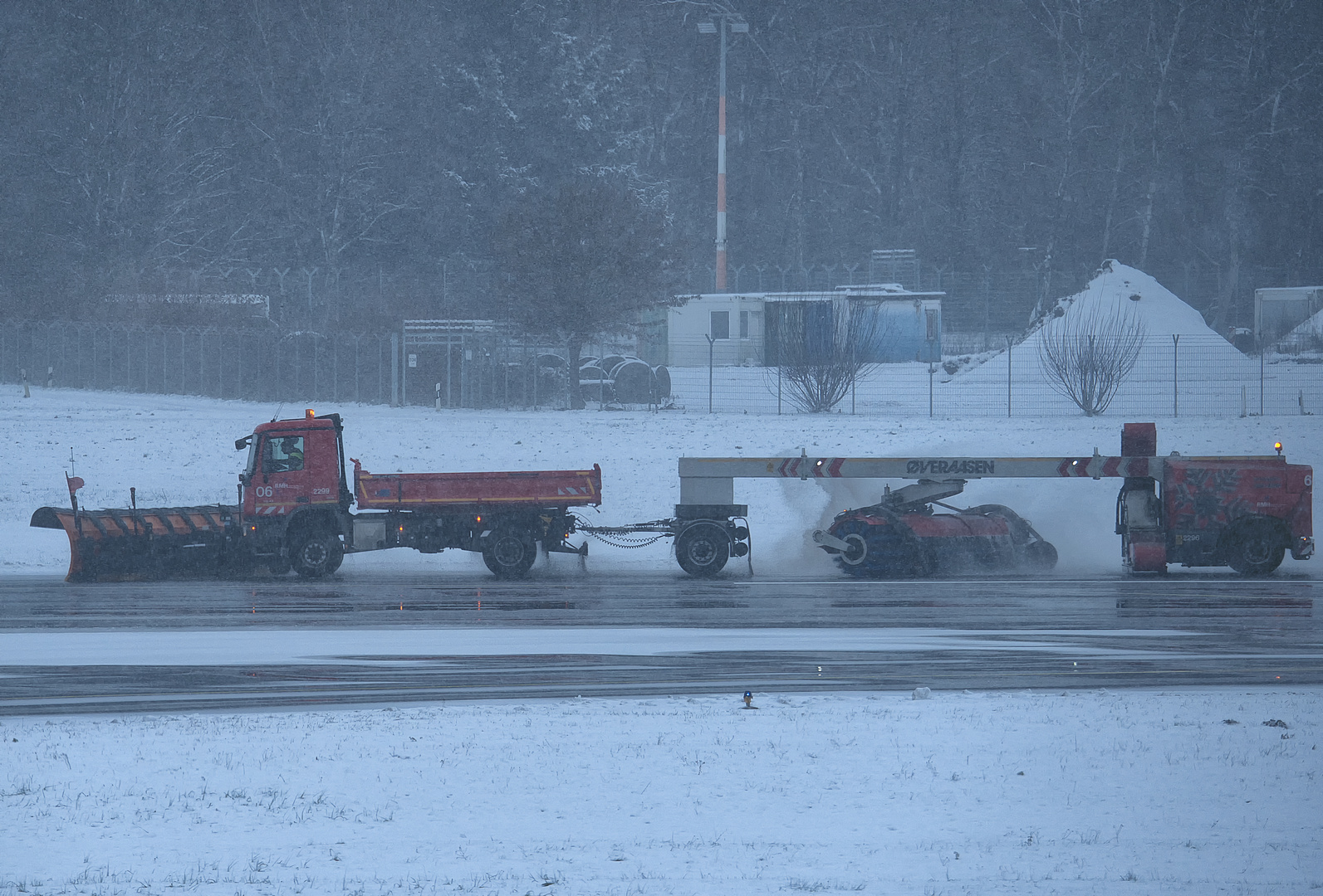 Schneeschieber Foto & Bild  autos & zweiräder, sonderfahrzeuge