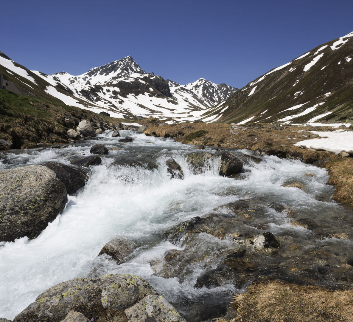 Schneeschmelze am Flüelapass