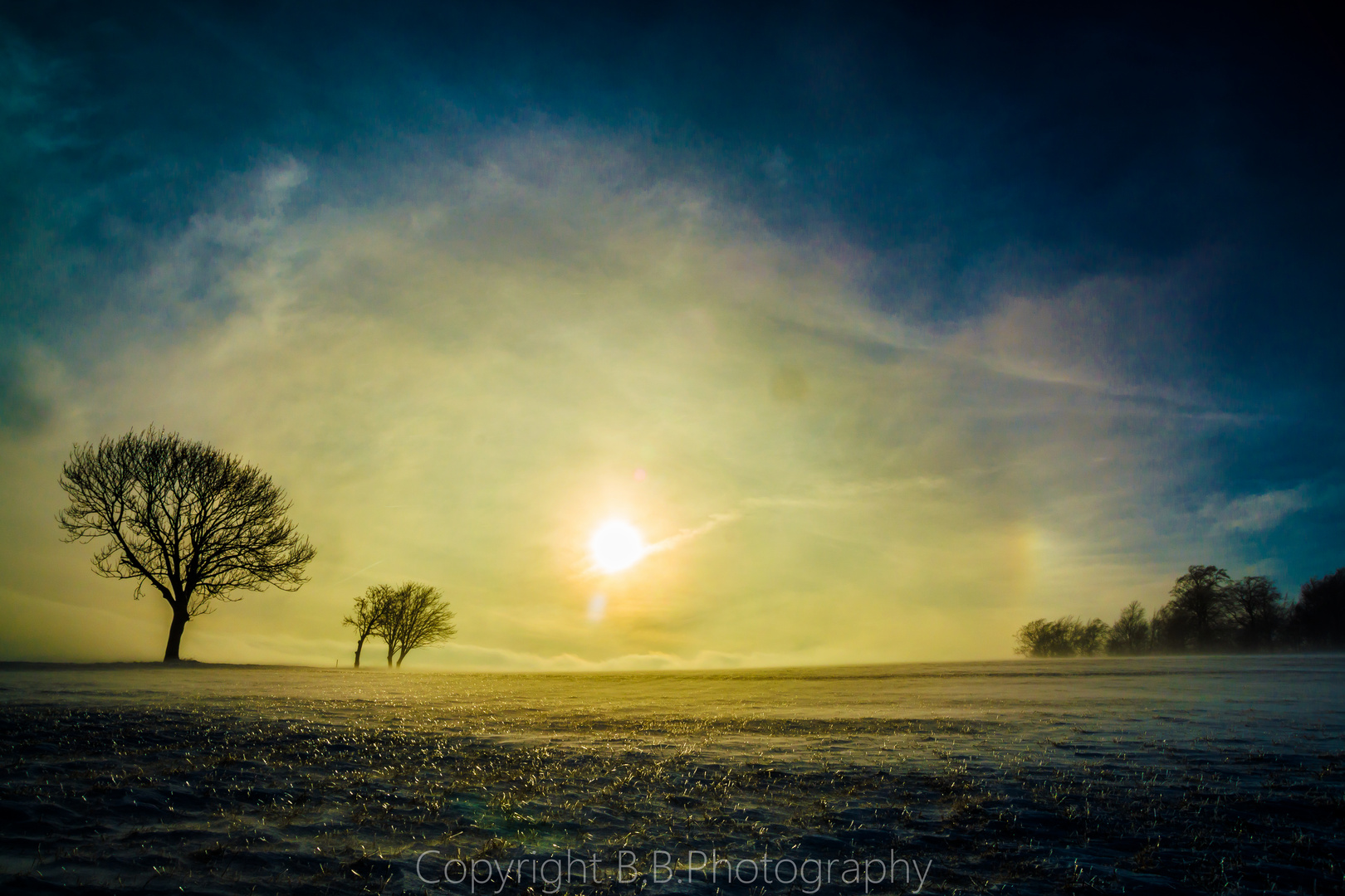 Schneetreiben in der Sonne