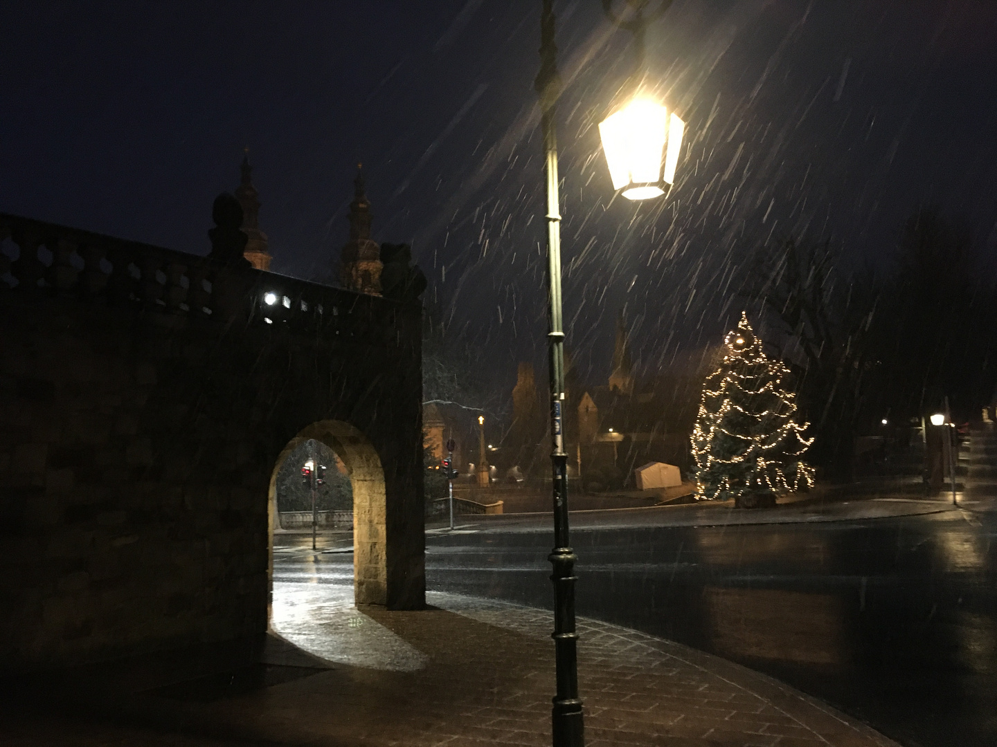 Schneetreiben in der Stadt