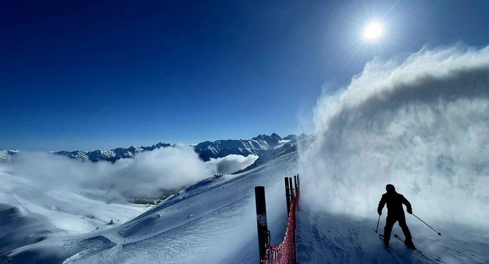 Schneewand auf der Piste