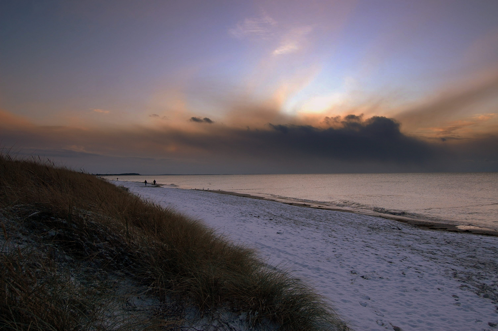 Schneewolke am Strand von Hiddensee