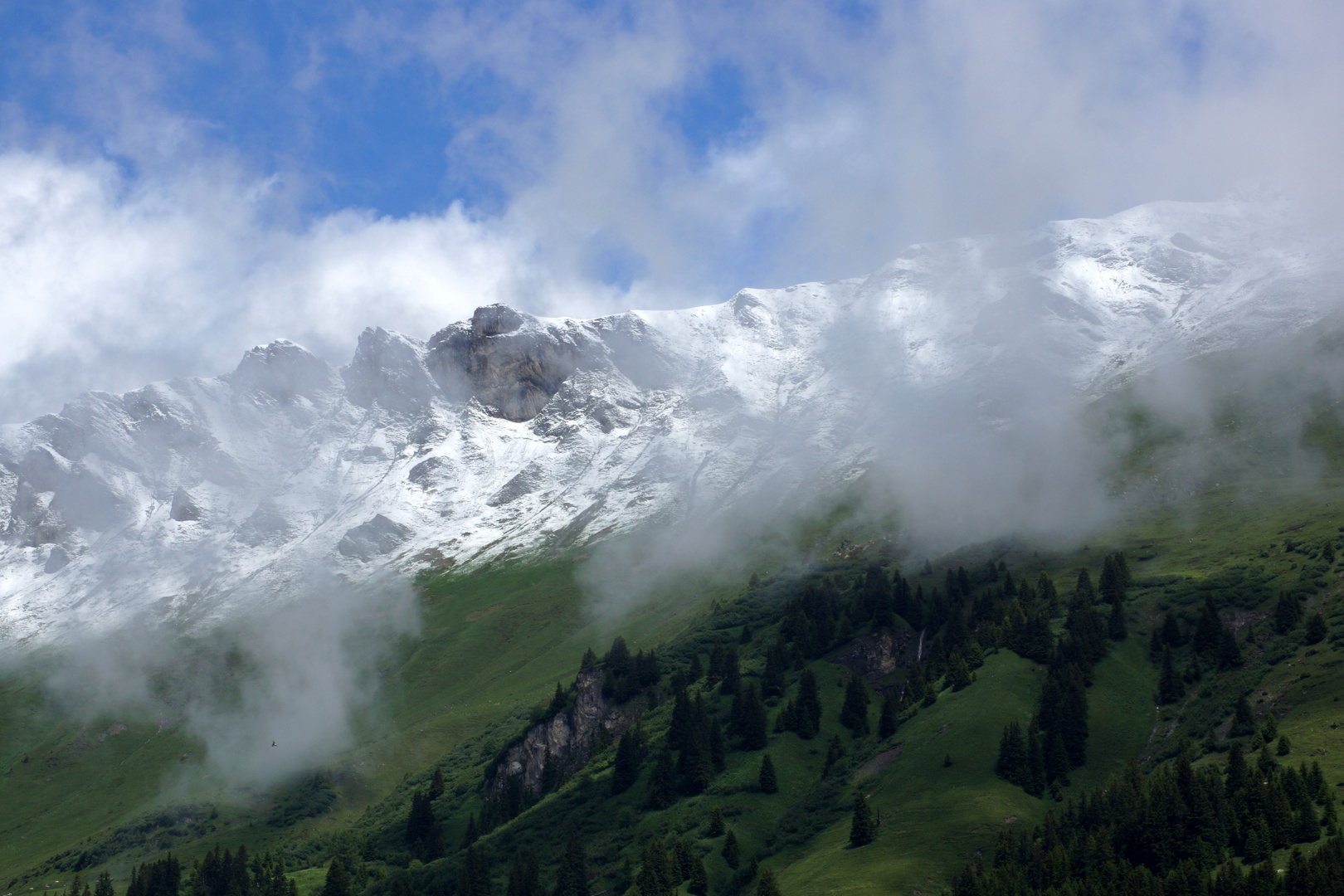 SCHNEEWOLKEN