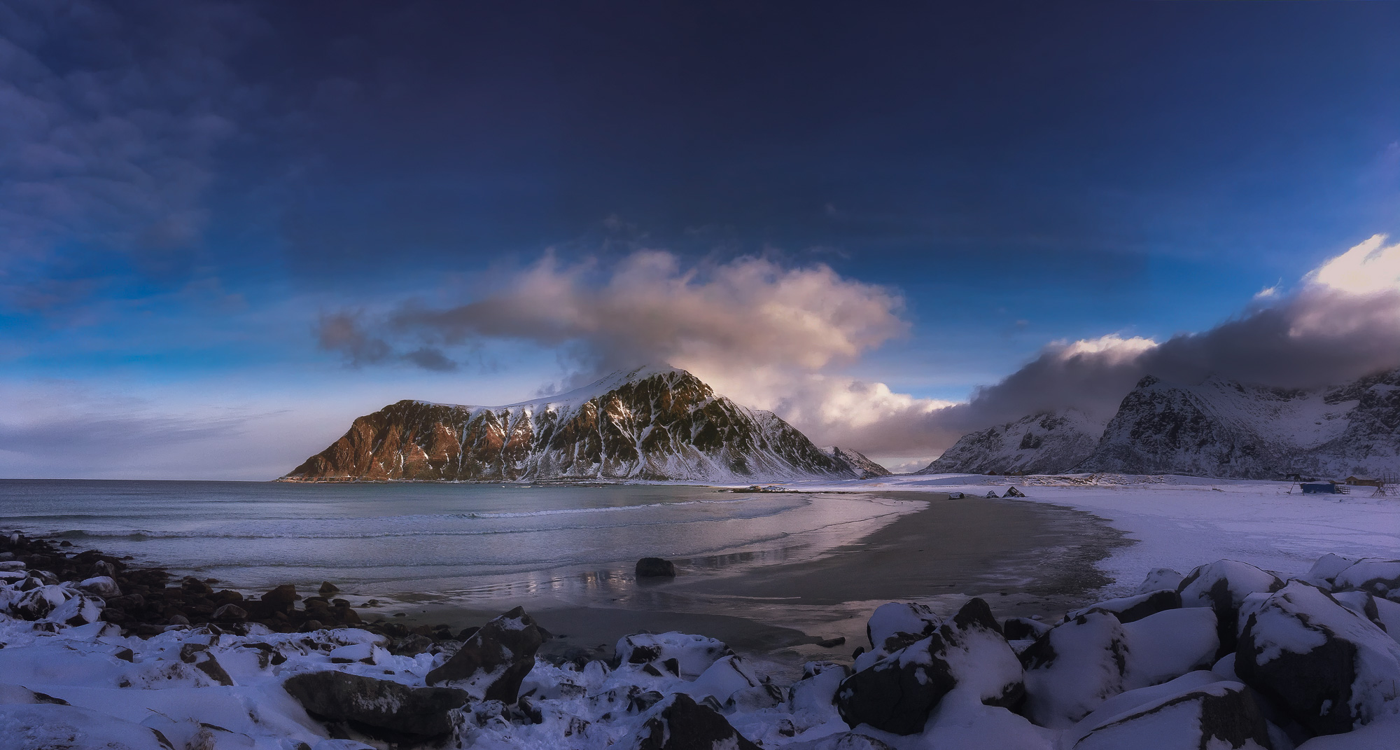 Schneewolken über Skagsanden