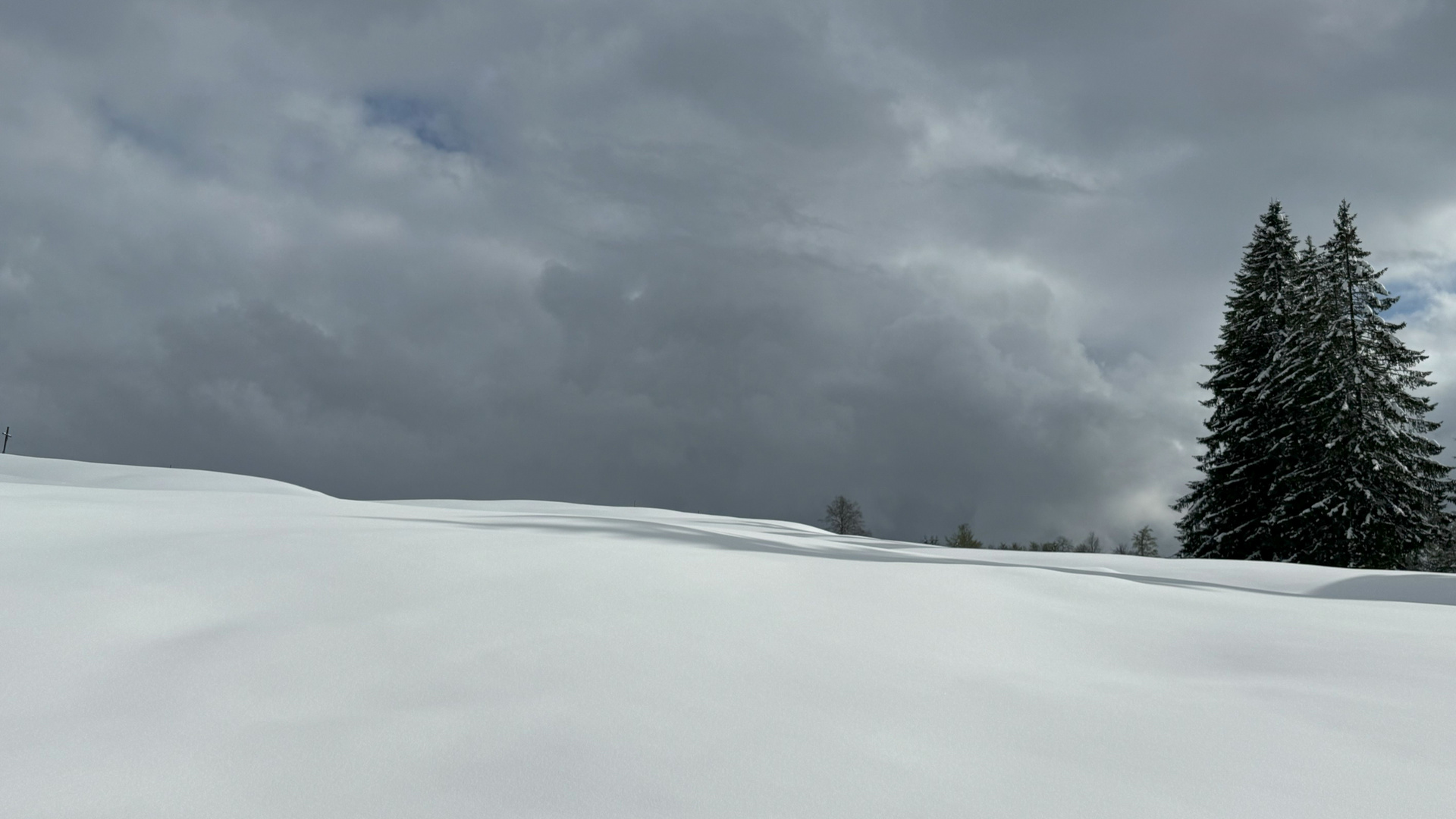 Schneewüste im April