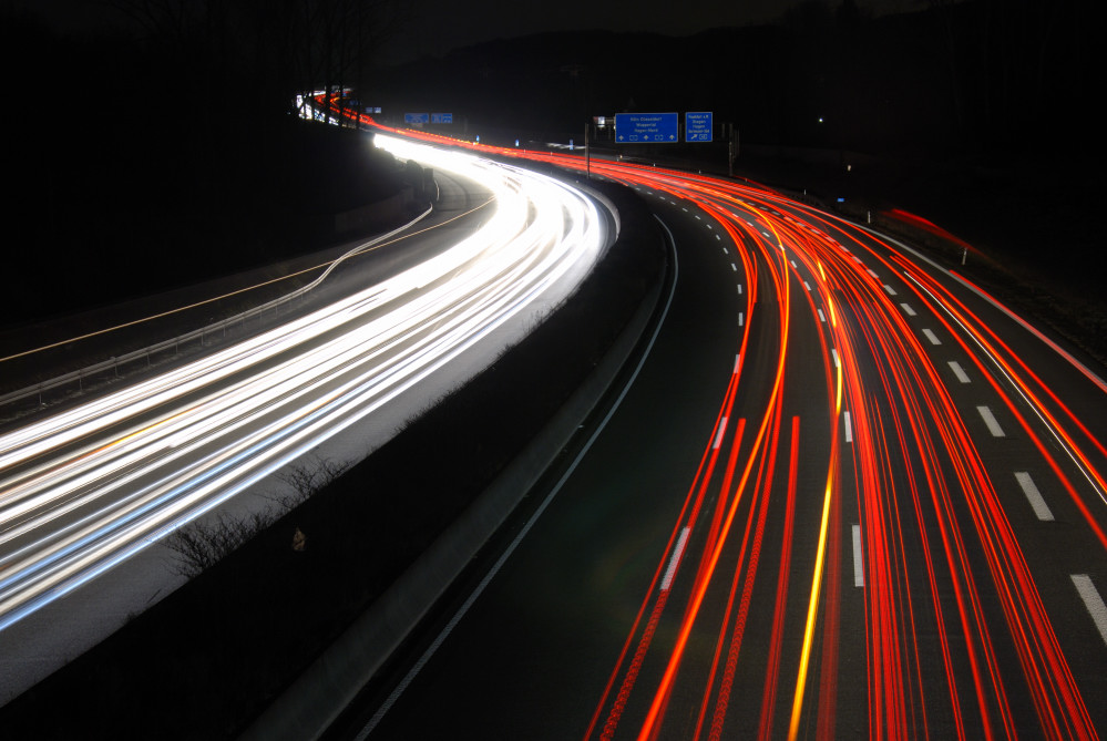 Schnell Durch Die Nacht Foto Bild Architektur Strassen Brucken Autobahn Bilder Auf Fotocommunity