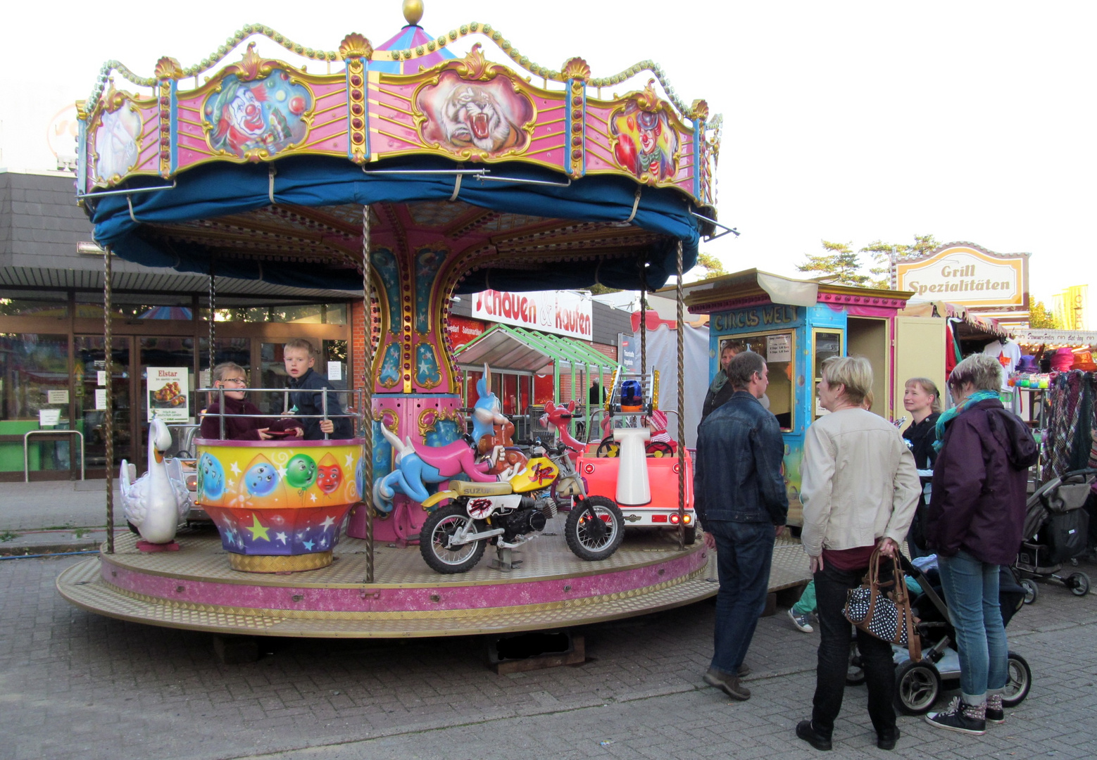 schnell noch einmal Karussell fahren ...........