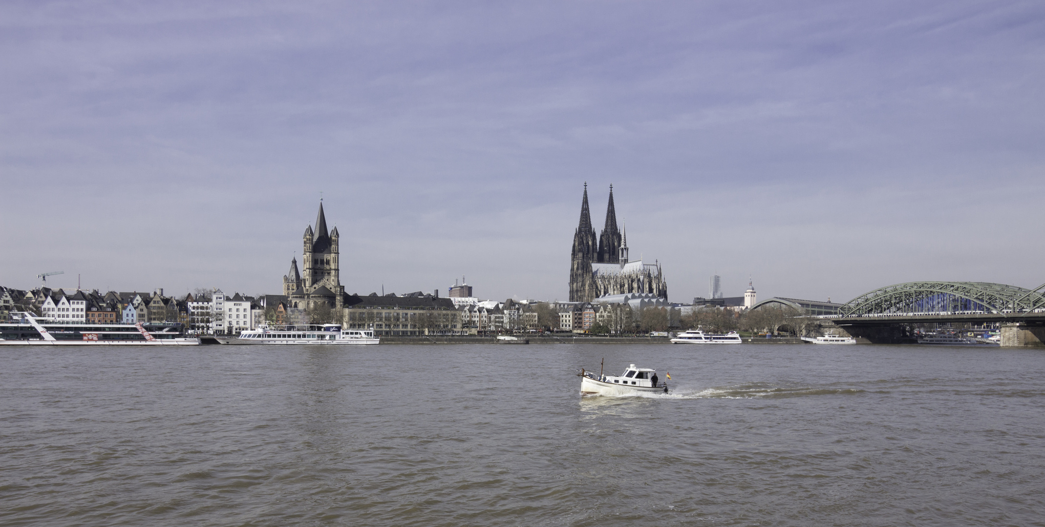 Schnelle Boot auf der Rheine 