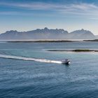 Schnelles Boot an der norwegischen Küste